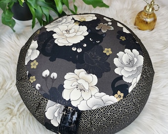 High-end meditation cushion made from organic spelled balls / Yoga Zafu