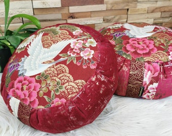 High-end meditation cushion made from organic spelled balls / Meditation zafu