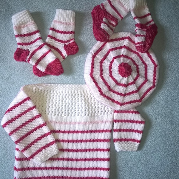 Ensemble marin pull, chaussons, chaussettes et béret, blanc et fuchsia, 6 mois tricot fait main