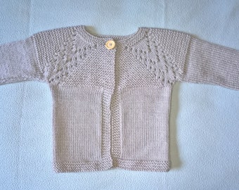 Gilet cardigan tricot fait main bébé fille 18 mois gris