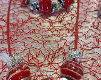Set glass bead charm red girl