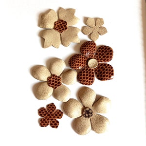 Pretty leather flowers, in different sets or individually, handmade