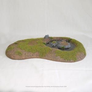 Grassy Hill Pond - Handmade Wargaming Scatter Terrain [scenery, water, pool, hillock]