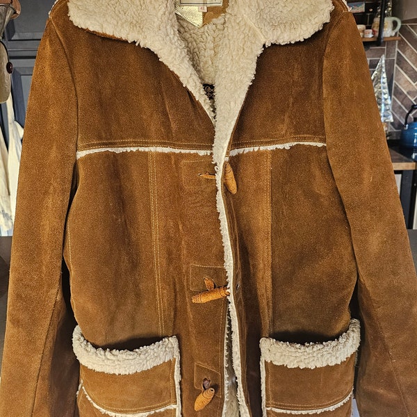 Vintage 1970s era suede leather Pioneer Wear shearling lined coat. Size 44. FREE SHIPPING