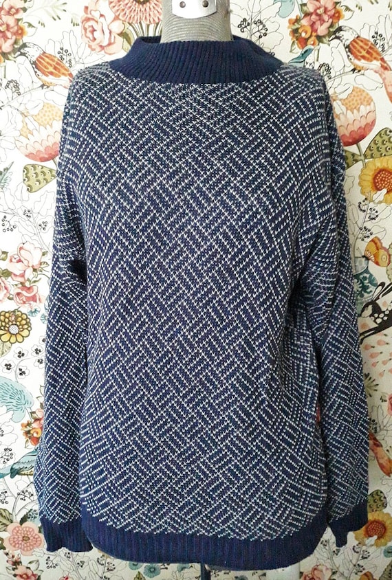 Vintage 1980s era ladies pullover sweater from Cus
