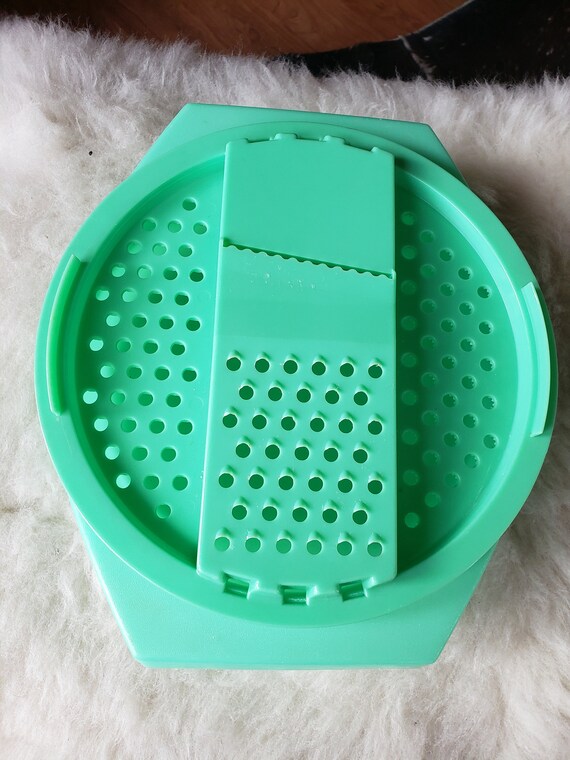 Grater and Bowl Jadeite Color - Etsy