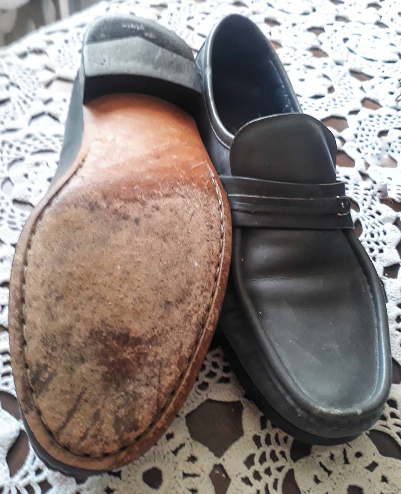 Vintage 1970s era men's loafers from Sears. Gray leather, made in Italy, leather sole. Size 9.5D. FREE SHIPPING image 3