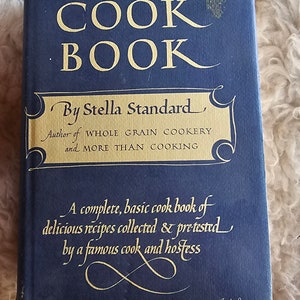 1954 Stella Standard&#39;s cookbook. Illustrations, 744 pages. FREE SHIPPING.