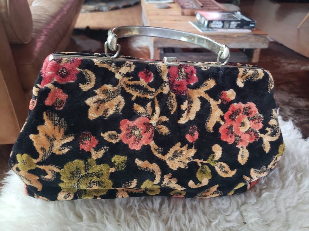 Vintage 1950s Era Carpet Bag Handbag. 16 X 9 X 4 Plus 4.5