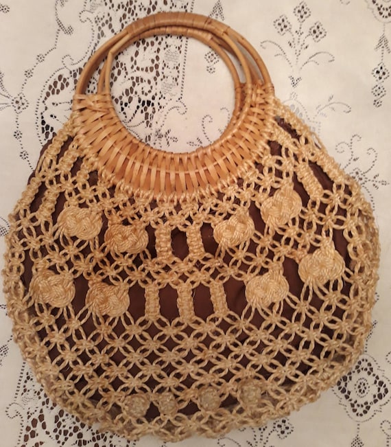 Vintage 1970s era crocheted straw/rattan bag, top… - image 1