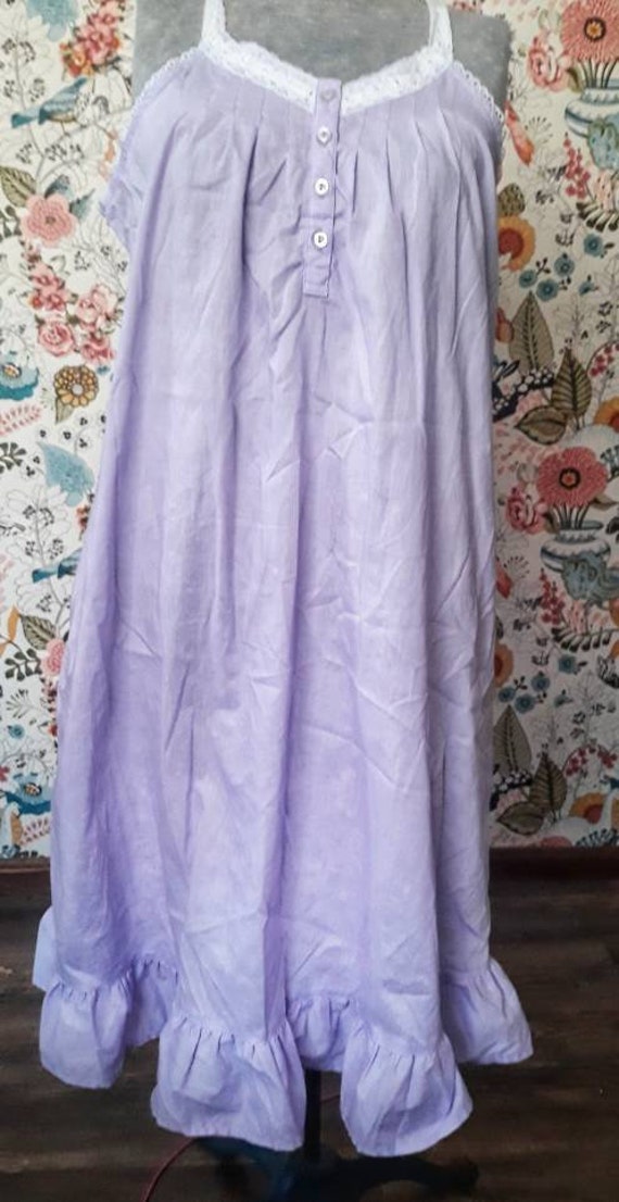 Vintage 1980s era lavender cotton nightgown. Lace 