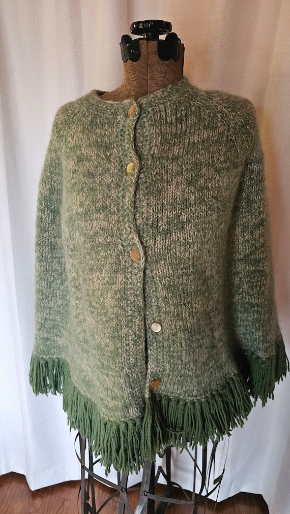 Vintage wool blend green shawl/poncho sweater. FRE
