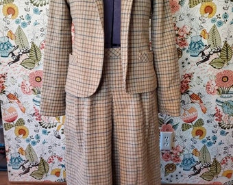 Vintage 1970s era ladies suit. Beige/blue/brown plaid, wool blend jacket and skirt, Dalton, satin lined. Size M/Medium. FREE SHIPPING