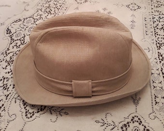 Vintage 1960s era men's beige fabric fedora style hat with matching band. Stephens brand. Retro, hipster, cool. Size 7. FREE SHIPPING