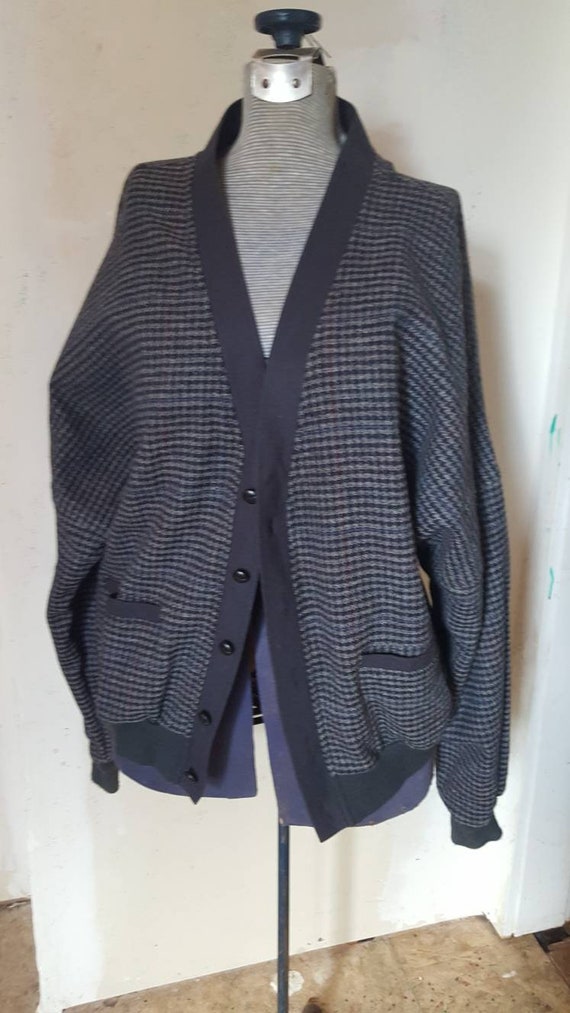 Vintage 1990s era Pendleton wool cardigan. Blue/gr