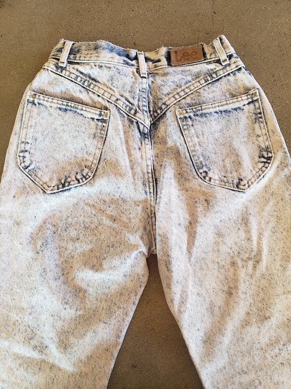 Fun 80s acid washed Lee jeans with zipper at the … - image 7