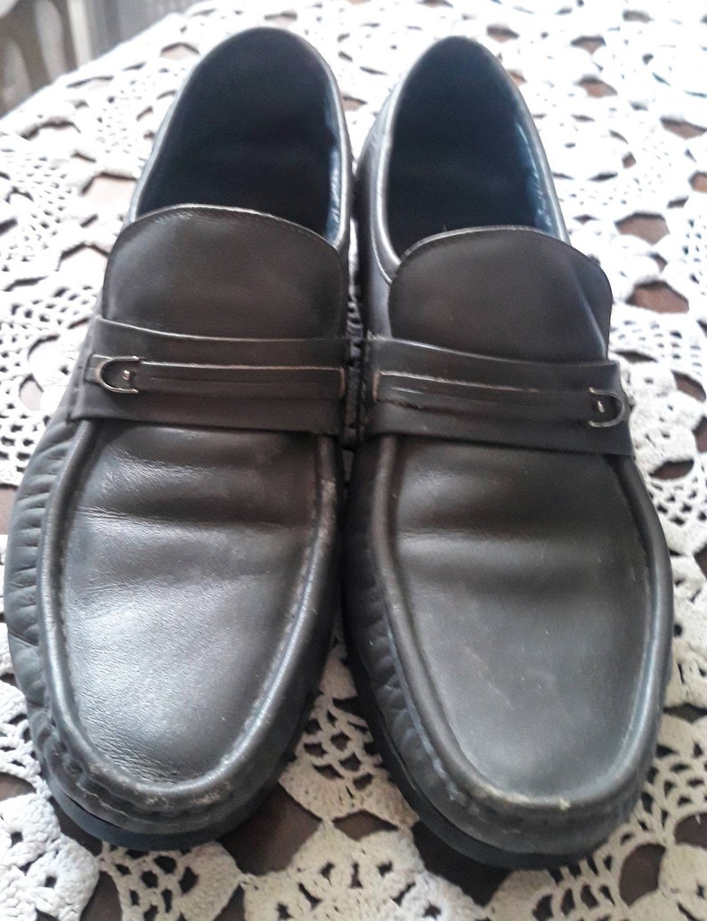 Vintage 1970s era men's loafers from Sears. Gray leather, made in Italy, leather sole. Size 9.5D. FREE SHIPPING image 1