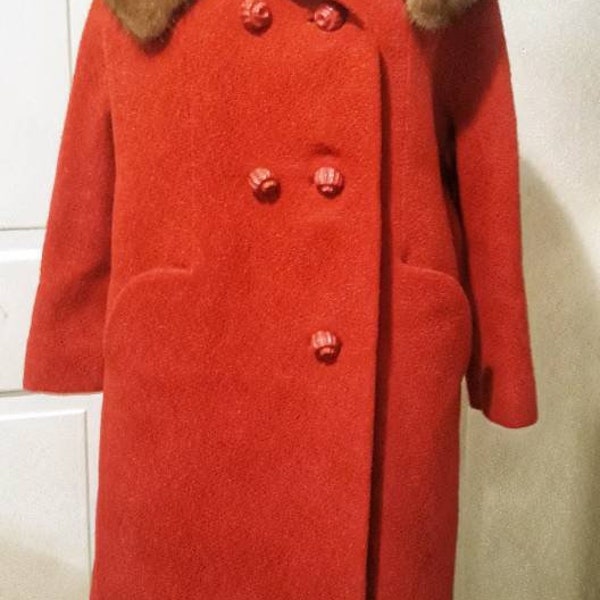 Vintage 1940s era ladies red wool coat with mink collar. Red satin lining. Size L/Large. FREE SHIPPING