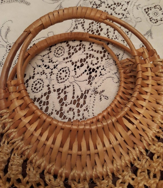 Vintage 1970s era crocheted straw/rattan bag, top… - image 2