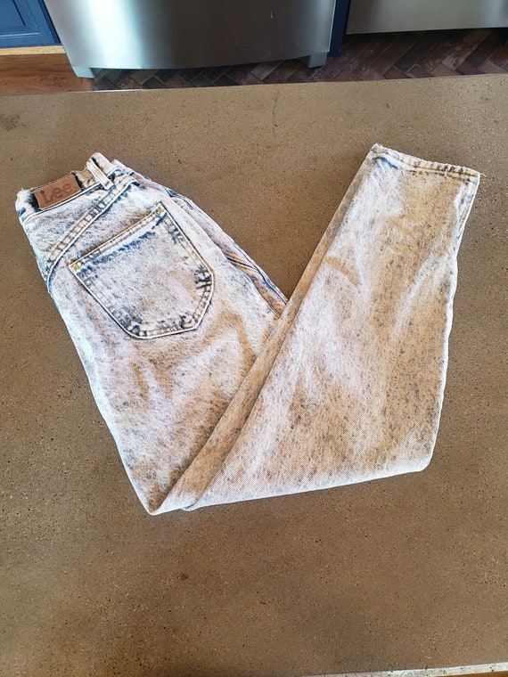 Fun 80s acid washed Lee jeans with zipper at the … - image 4