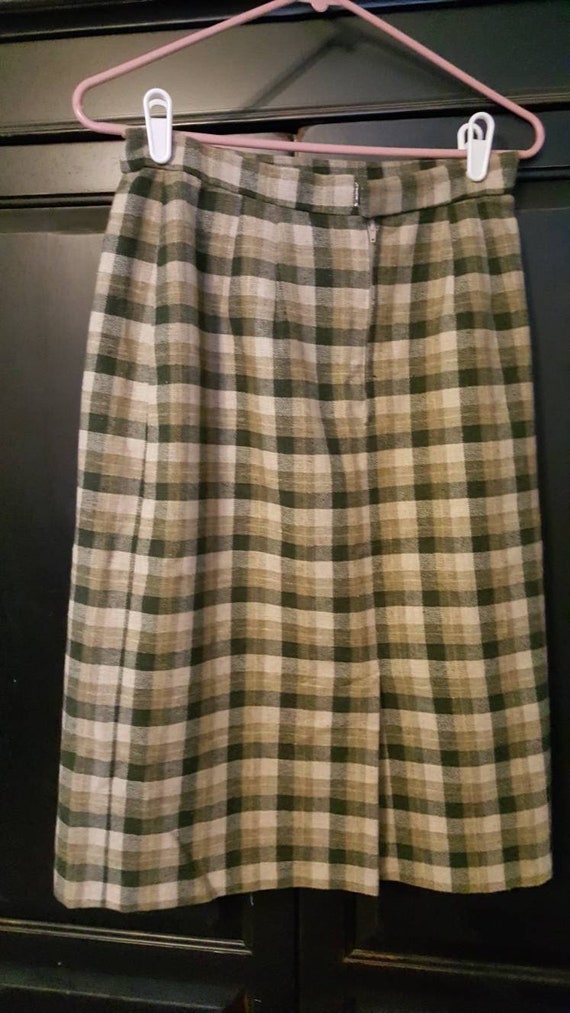 Vintage 1960s Wool Taupe Plaid Pleated Skirt Vintage 1960s Wool Taupe Plaid Pleated Skirt