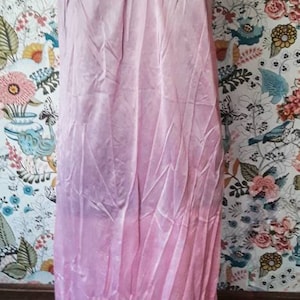 Vintage, 1980s era pink nylon nightgown. Eyelet lace bodice with lace ruffle. Sleeveless, long legs. Size S/Small.  FREE SHIPPING