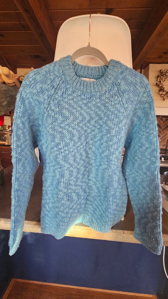 Vintage 1960s era blue crew neck pullover wool swe