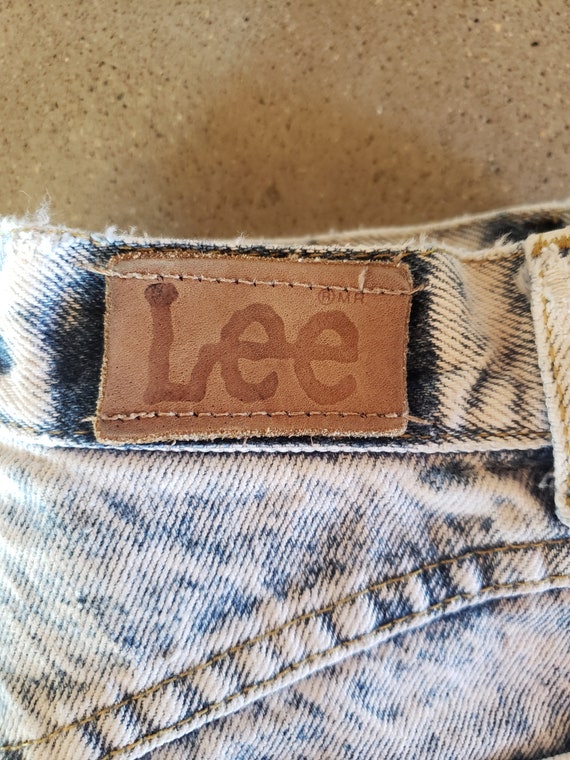 Fun 80s acid washed Lee jeans with zipper at the … - image 5