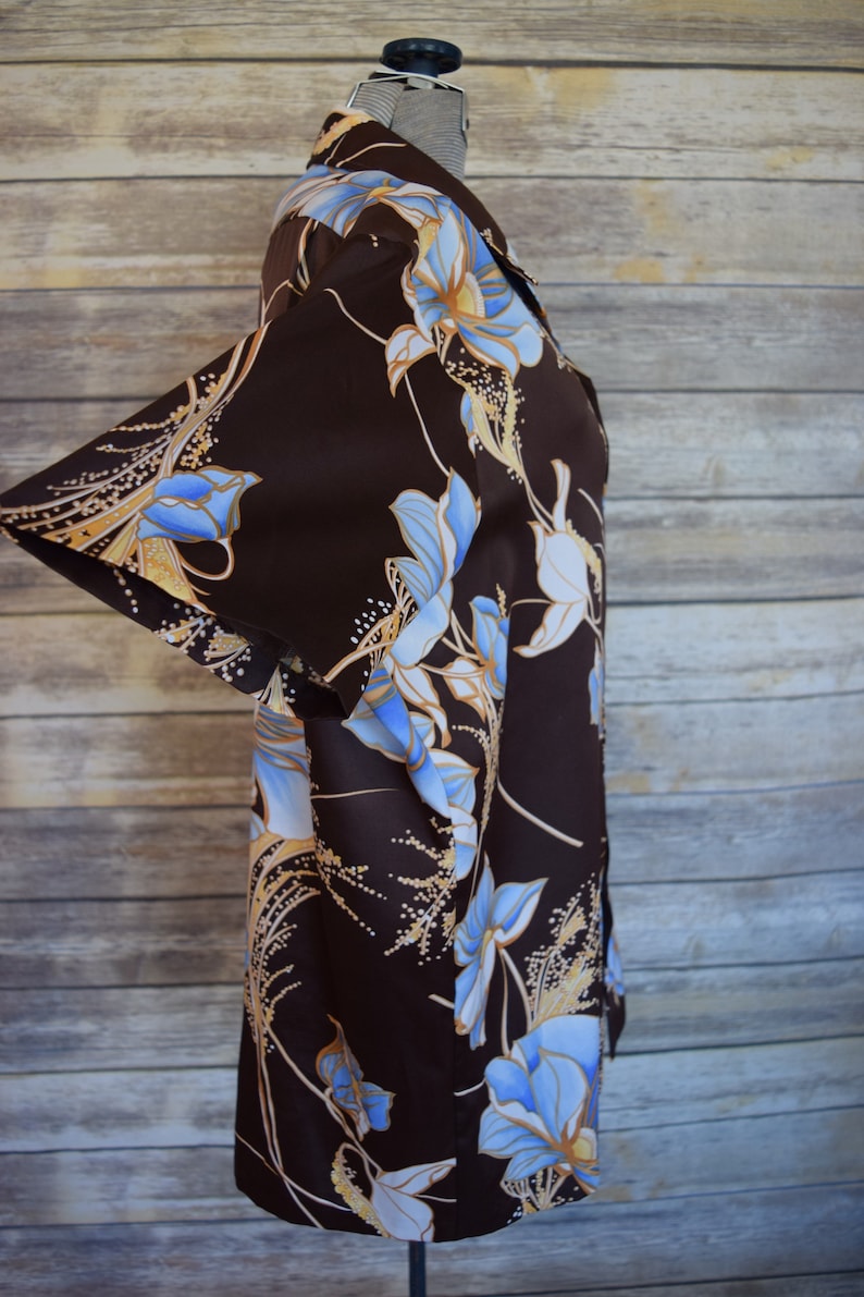made in USA size XL Vintage 1960s Hawaiian polyester button-up brown with blue floral Altogether Hawaii Mark Christopher LTD