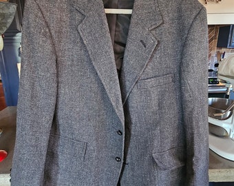 Pendleton men's wool sport coat/blazer. Gray patterned.  Suede elbow patches. Size 44. FREE SHIPPING