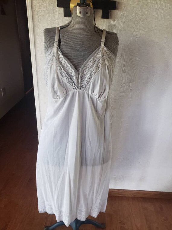 Vintage white Philmaid dress/full slip below the knee… - Gem