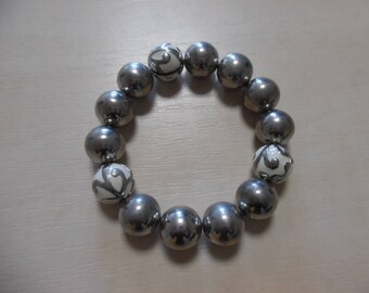 White and silver Stretch Bracelet on elastic
