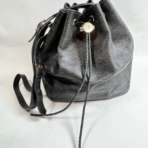 Louis Vuitton Black Epi Leather Noe Drawstring Bucket Large Bag (AR0925)