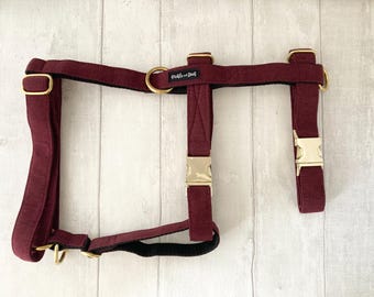 Burgundy triple point dog harness and lead set