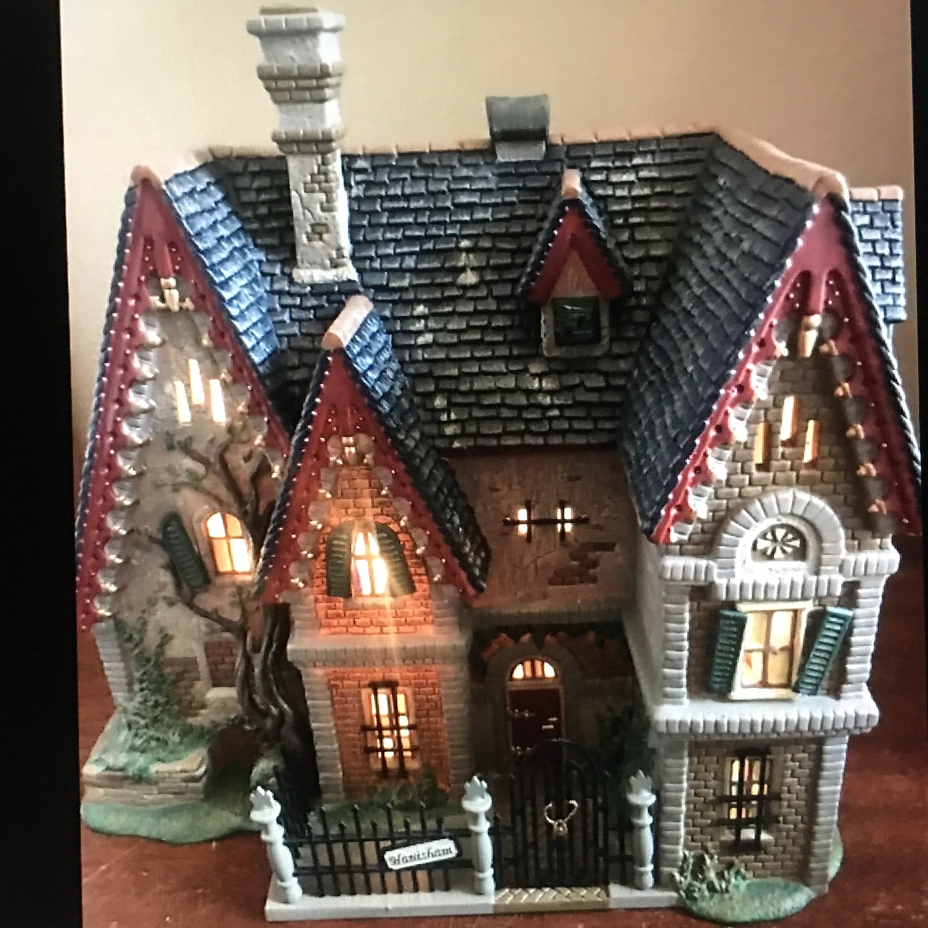 Great Expectations Satis Manor Dept 56