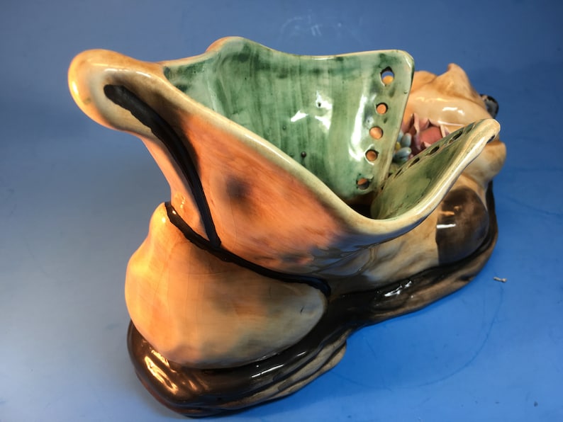 6 Tall 9.5 Wide Mint Vintage Capodimonte Fine Porcelain Boot with Mouse