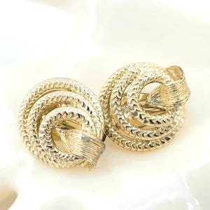 VINTAGE LISNER CLIP Earrings 3/4"w x 1"h Gold Tone Mid-Century c1960's Excellent Condition Bridal Wedding Mother's Anniversary Gift