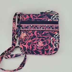 VERA BRADLEY CROSSBODY Purse 8.5&quot;w x 8&quot;h x 1.5&quot;d &quot;Katalina Pink&quot; Retired Pattern adjustable strap I.D. credit card slips 4 pockets gift