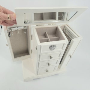 Kohls jewelry stand hot sale