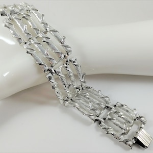 VINTAGE CORO BRACELET c1940&#39;s Silver Tone Wide Link 7&quot;l x 1.25&quot;w cutout design excellent condition mid-century style signed gift
