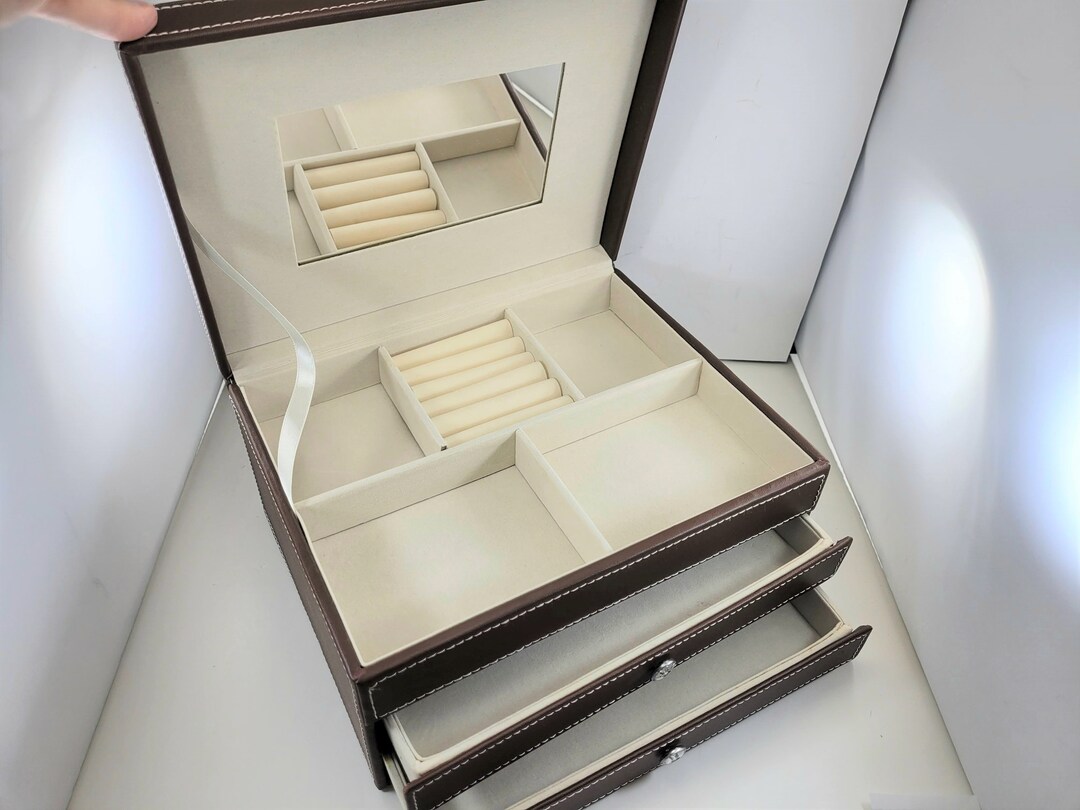 VINTAGE FAUX LEATHER Jewelry Box C1990's 9.5w X 7.5d X 5h Mirror 2