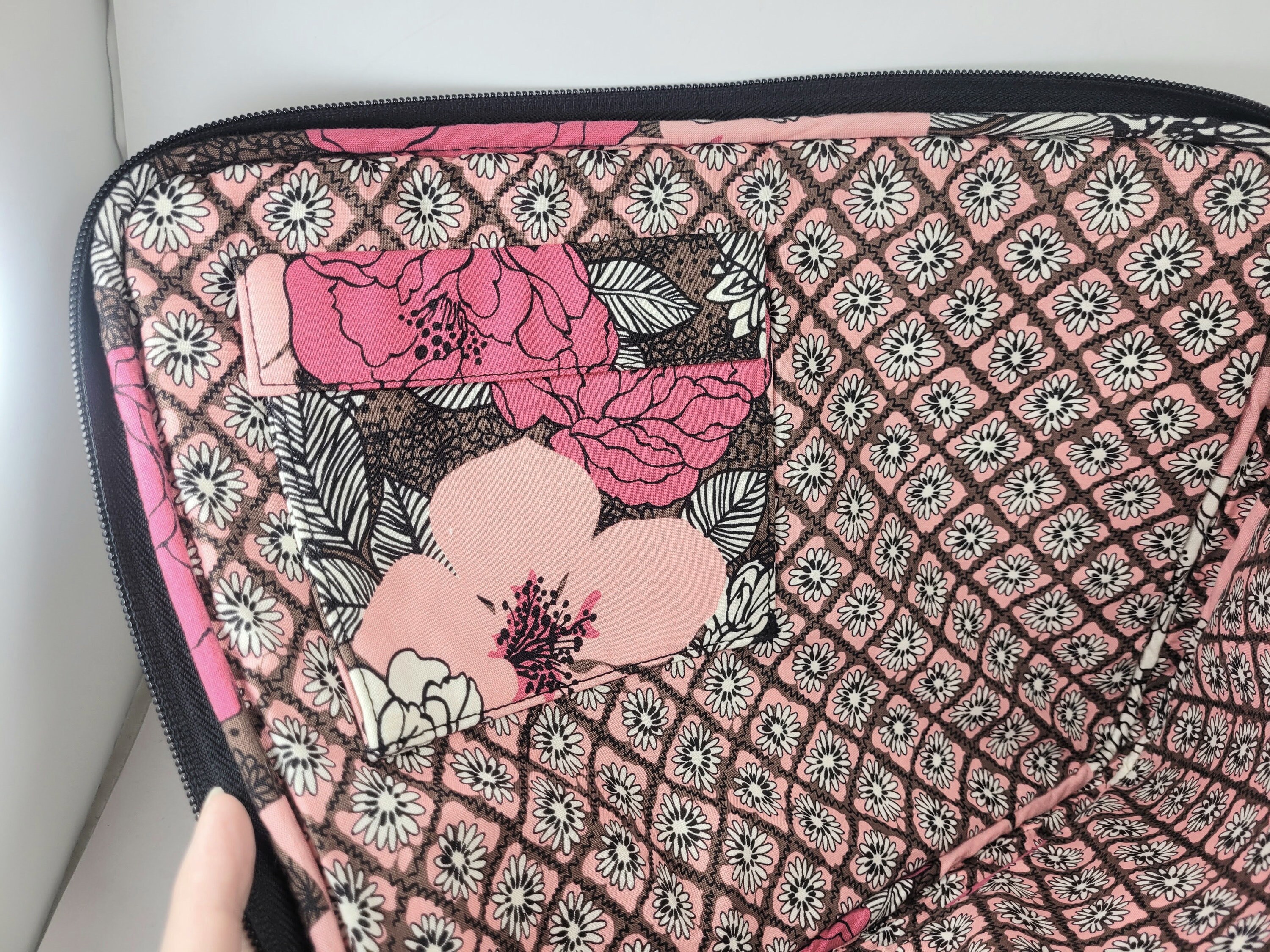 値下げ‼︎ ベラブラッドリー iPad&タブレットケース Amazon.com: Vera Bradley Tablet Sleeve in Paisley in