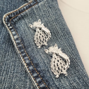 PAIR CAT PINS 1&quot;w x 1.5&quot;h Vintage c1990 Silver Tone Like New Condition Kitty Brooch Sweater Scarf Blazer Lapel Coat Jacket Gift