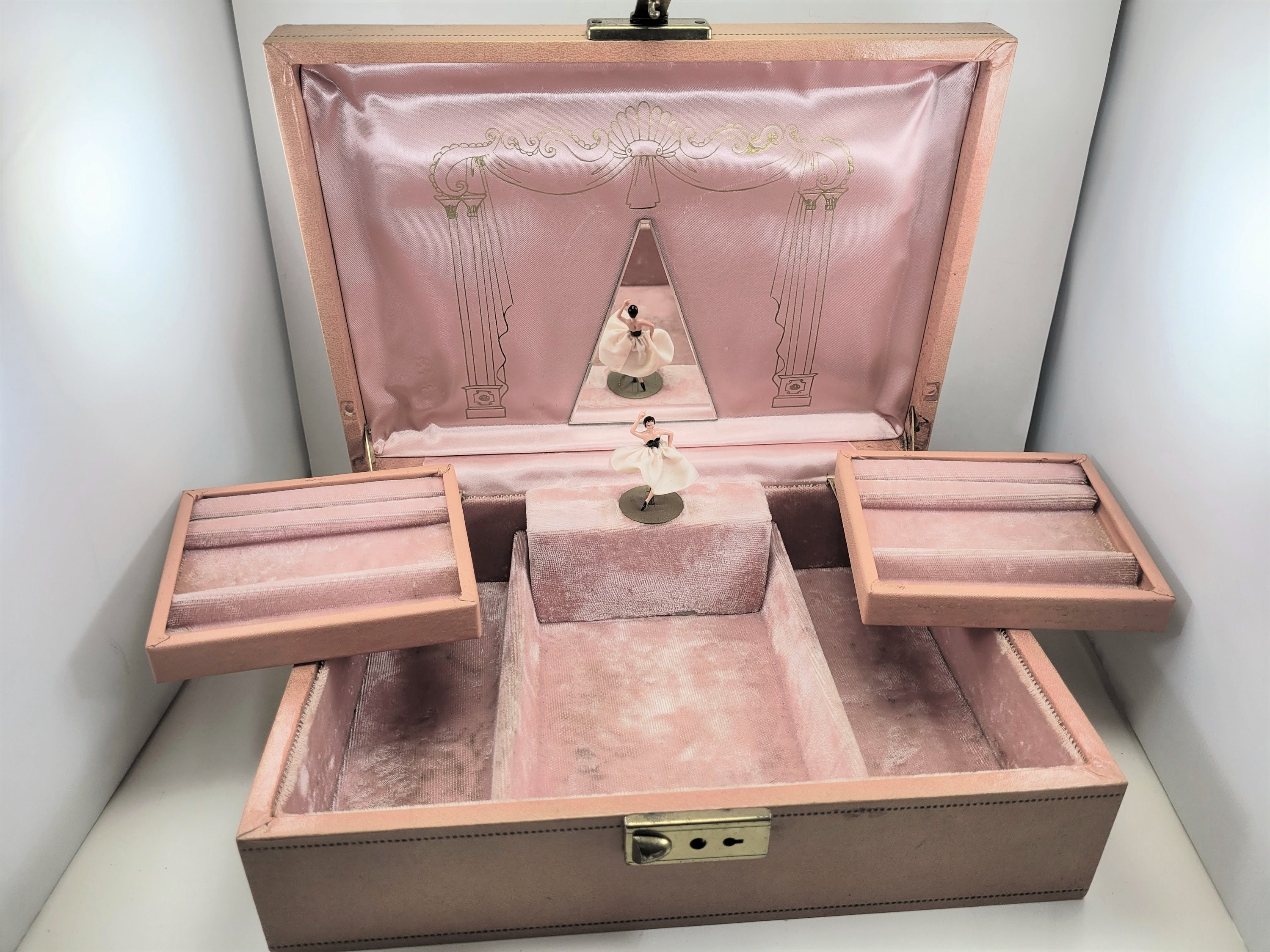 Vintage Japanese Music Box History Collecting Tips LoveToKnow Xs