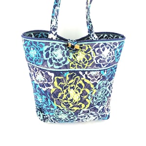 VERA BRADLEY TOTE Bag Purse Big 15&quot;W x 13&quot;H x 4&quot;D &quot;Katalina Blues&quot; retired pattern craft knitting diaper bag 3 pockets travel gift her