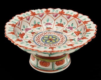 CHINESE STEM DISH - rare porcelain famille rose antique stem dish - 19th Century