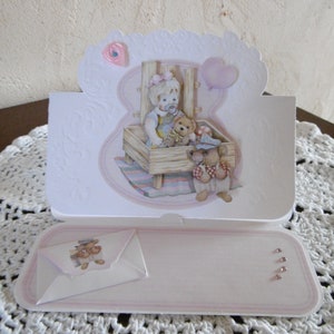 Joli coffre à jouets pour petite fille