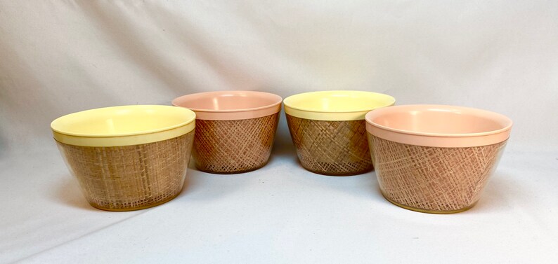 set of 4 Vintage Raffiaware MCM Insulated Thermal Bowls
