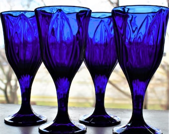 Set of 4 Cobalt Blue Wine Goblets – Vintage Leaf Patterned Stemware