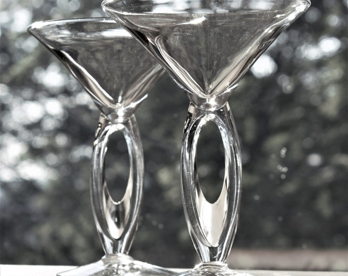 Martini Glass, 2 Unique Martini Glasses, Clear Cocktail Glasses W/ Cut